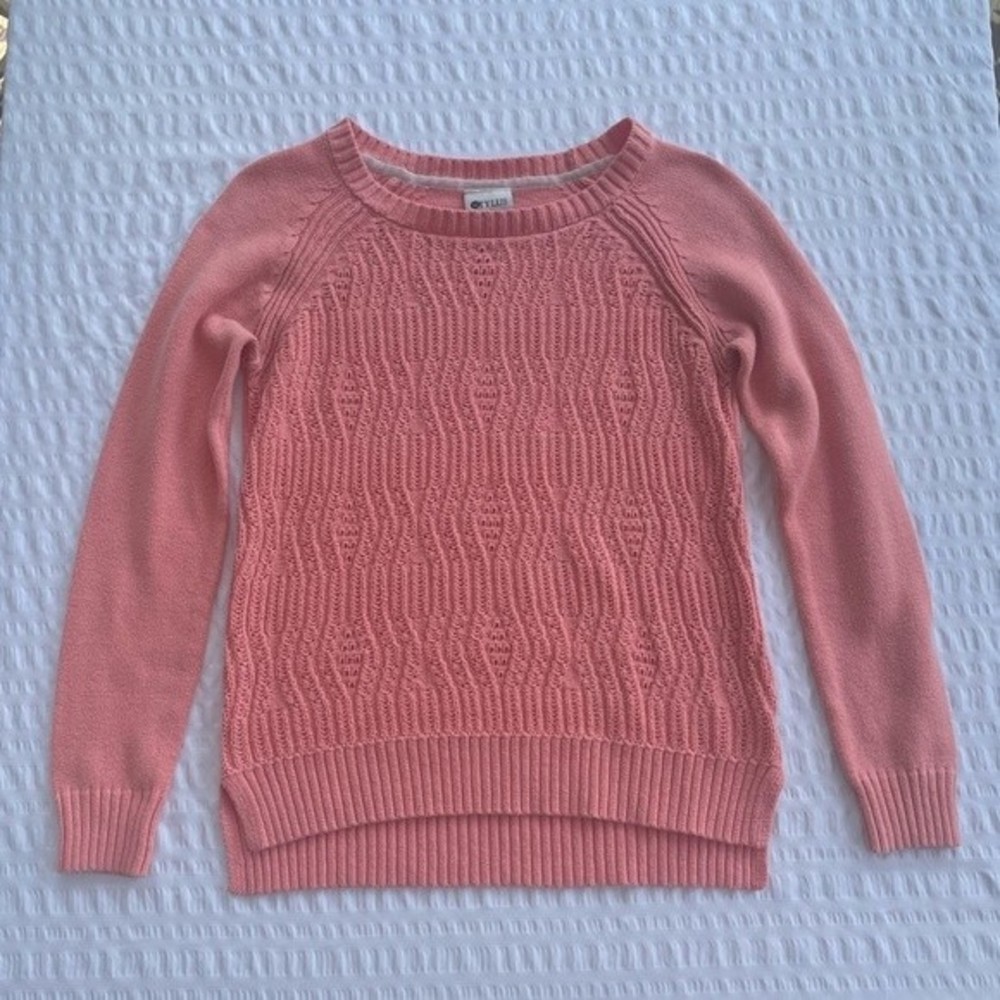 Stylus Salmon colored sweater